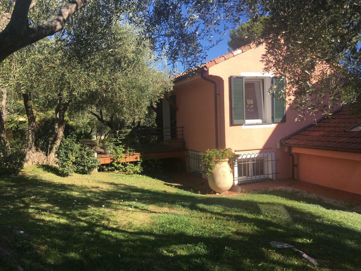 La Casa Di Fedra Imperia Exterior foto